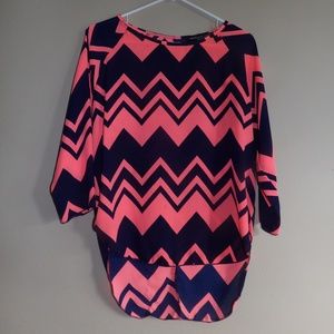 High-Low Chevron Quarter Sleeve